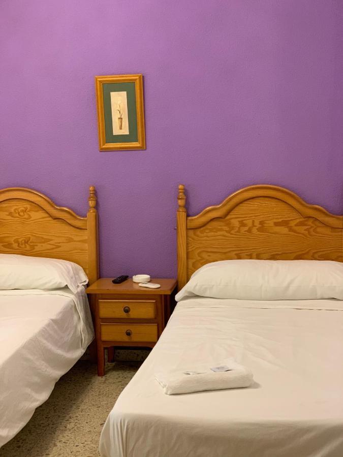 Hostal Sesena Exterior photo