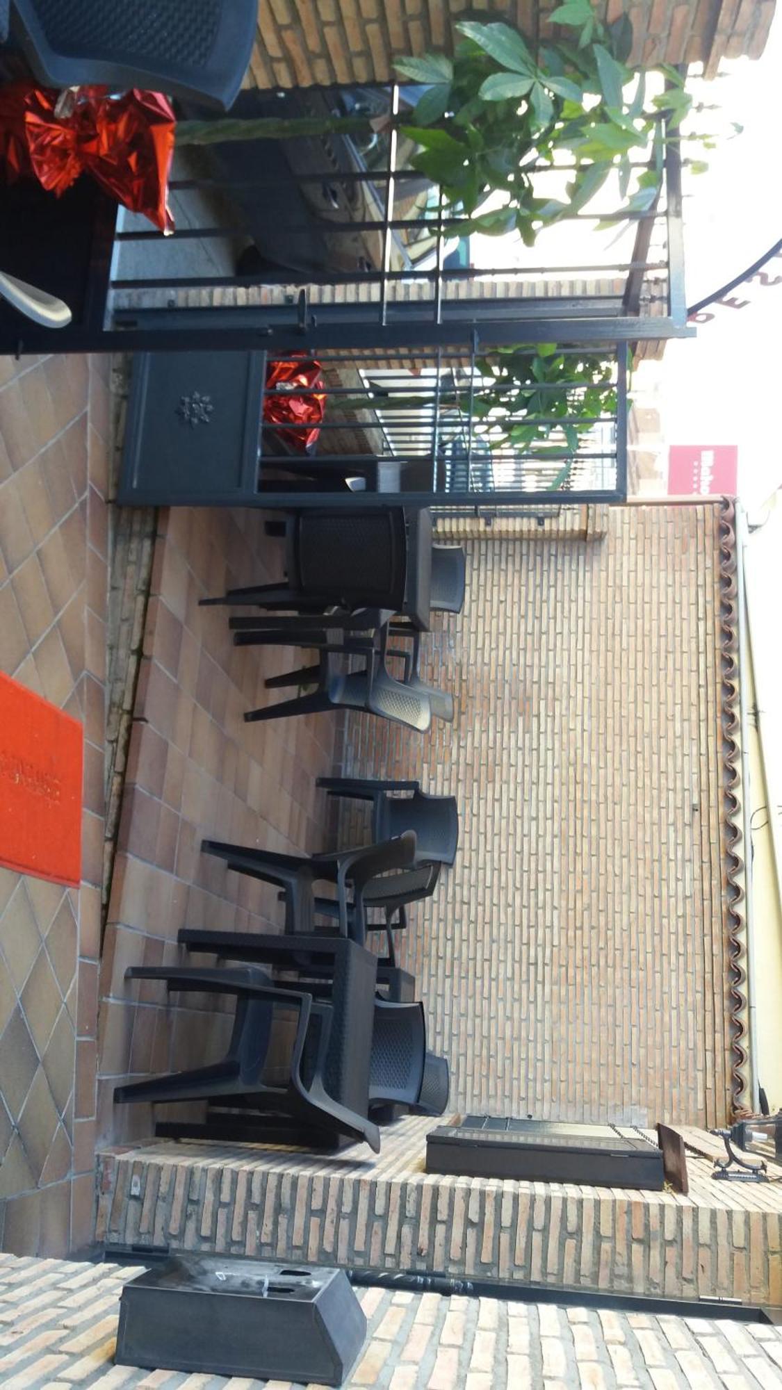 Hostal Sesena Exterior photo