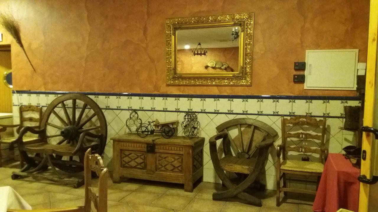 Hostal Sesena Exterior photo