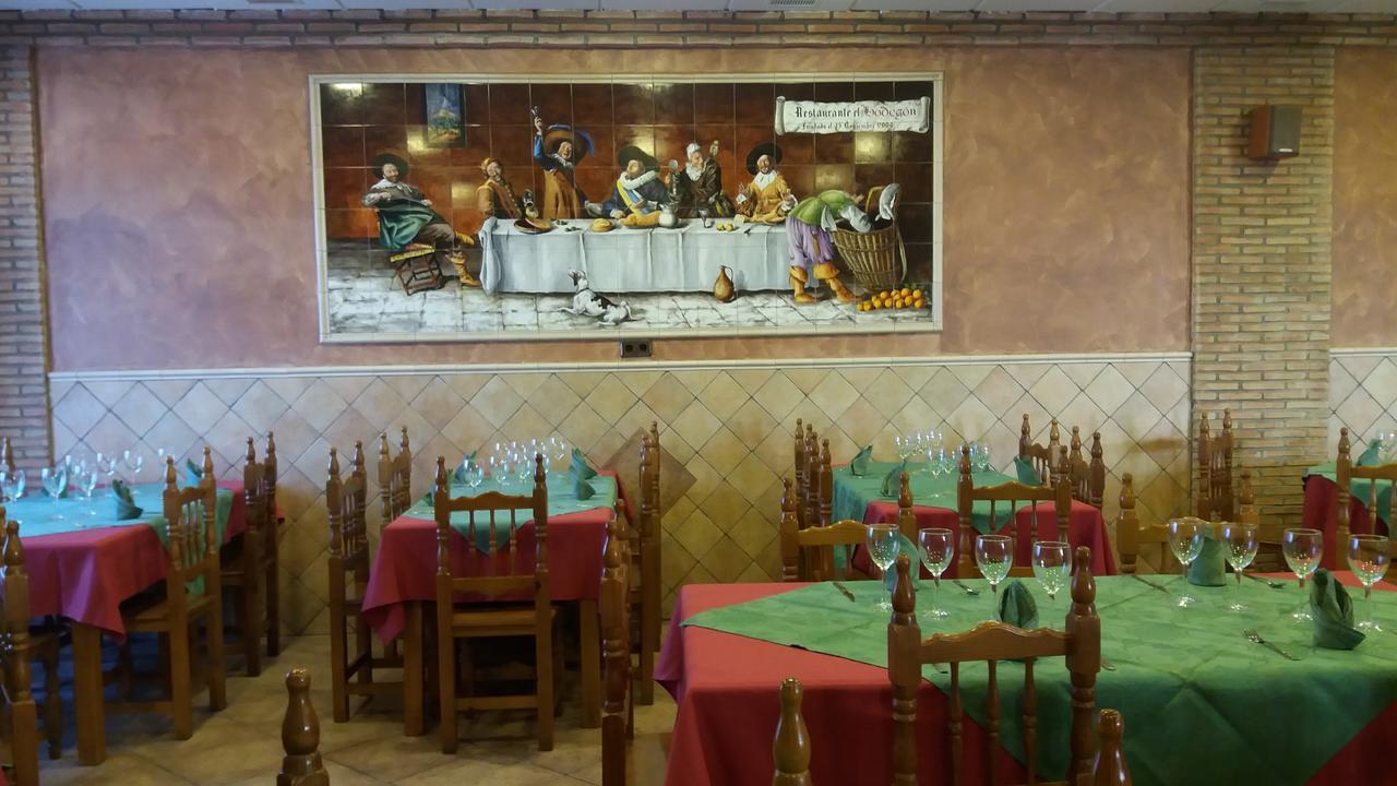 Hostal Sesena Exterior photo