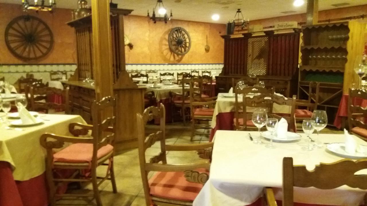 Hostal Sesena Exterior photo