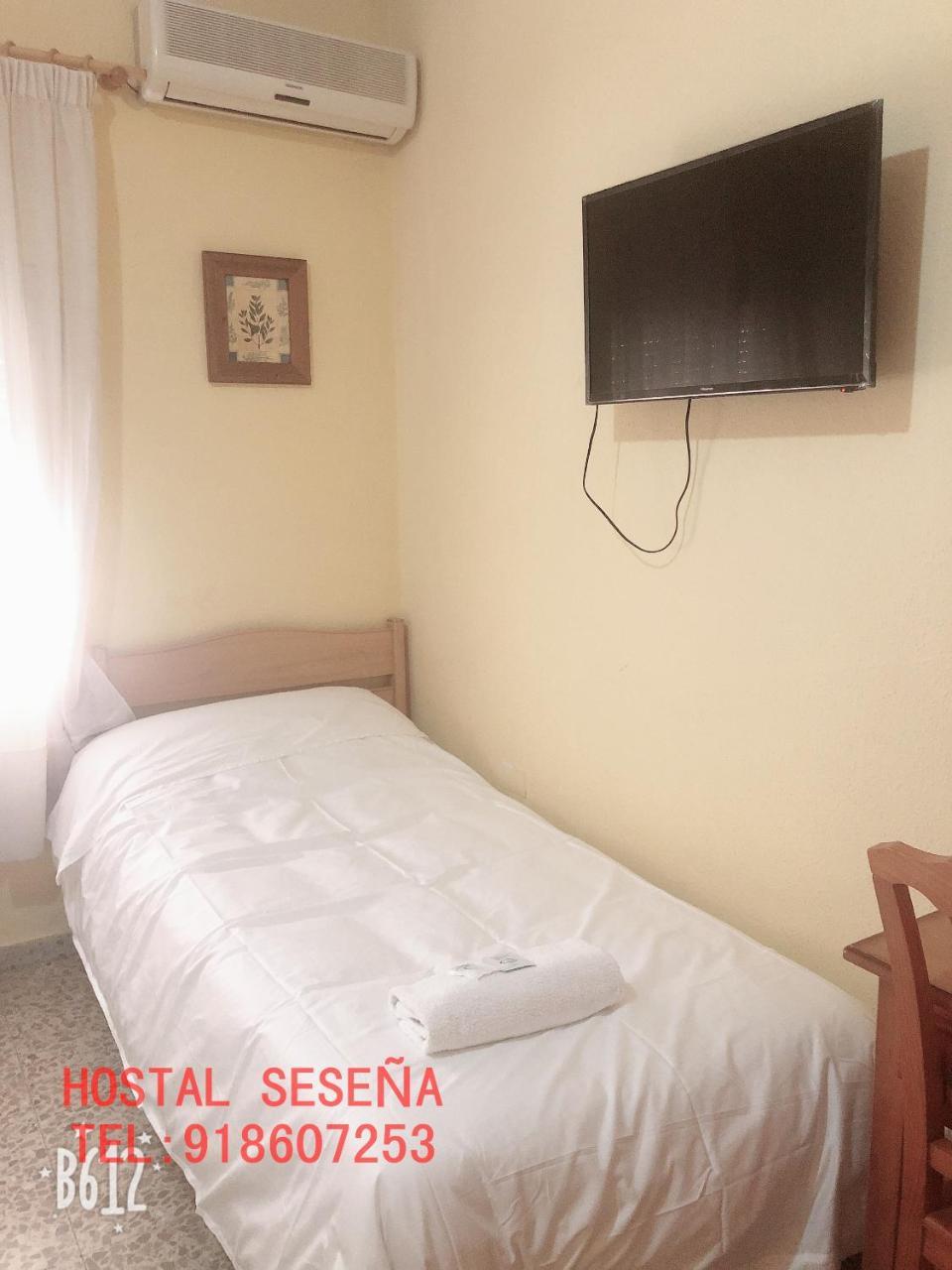 Hostal Sesena Exterior photo